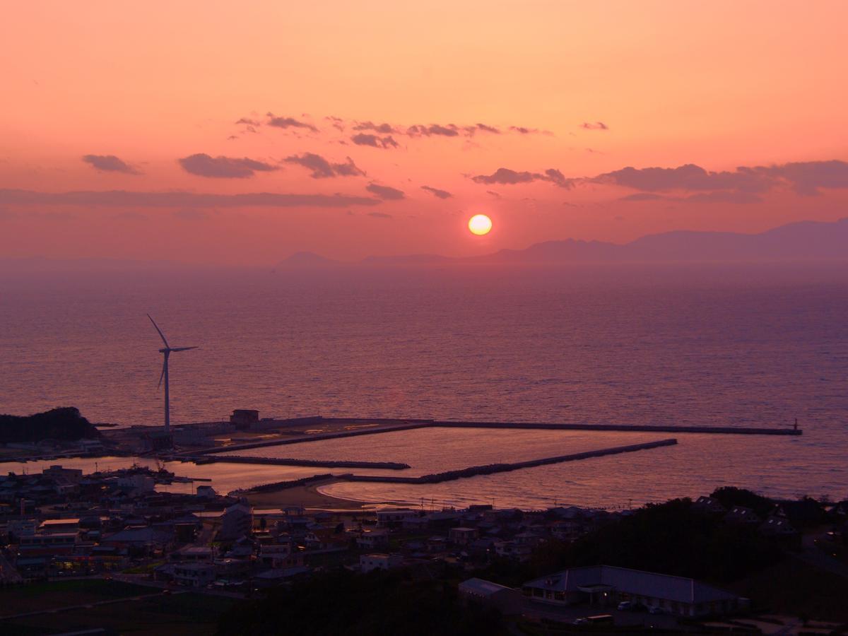 Spring Golf & Art Resort Awaji Sumoto Exterior photo