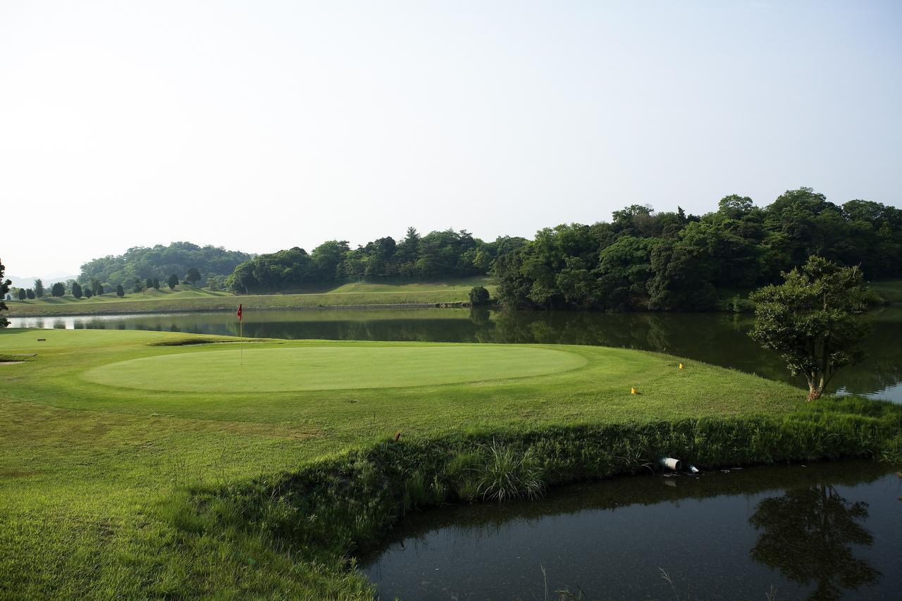 Spring Golf & Art Resort Awaji Sumoto Exterior photo